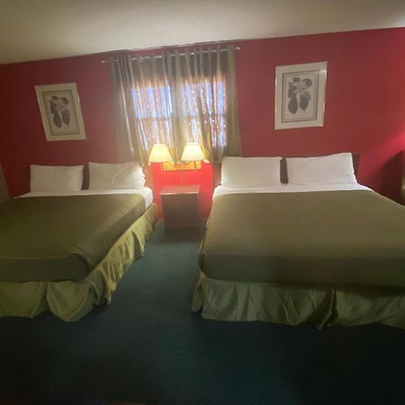 Colonial Inn Dyersville Екстер'єр фото