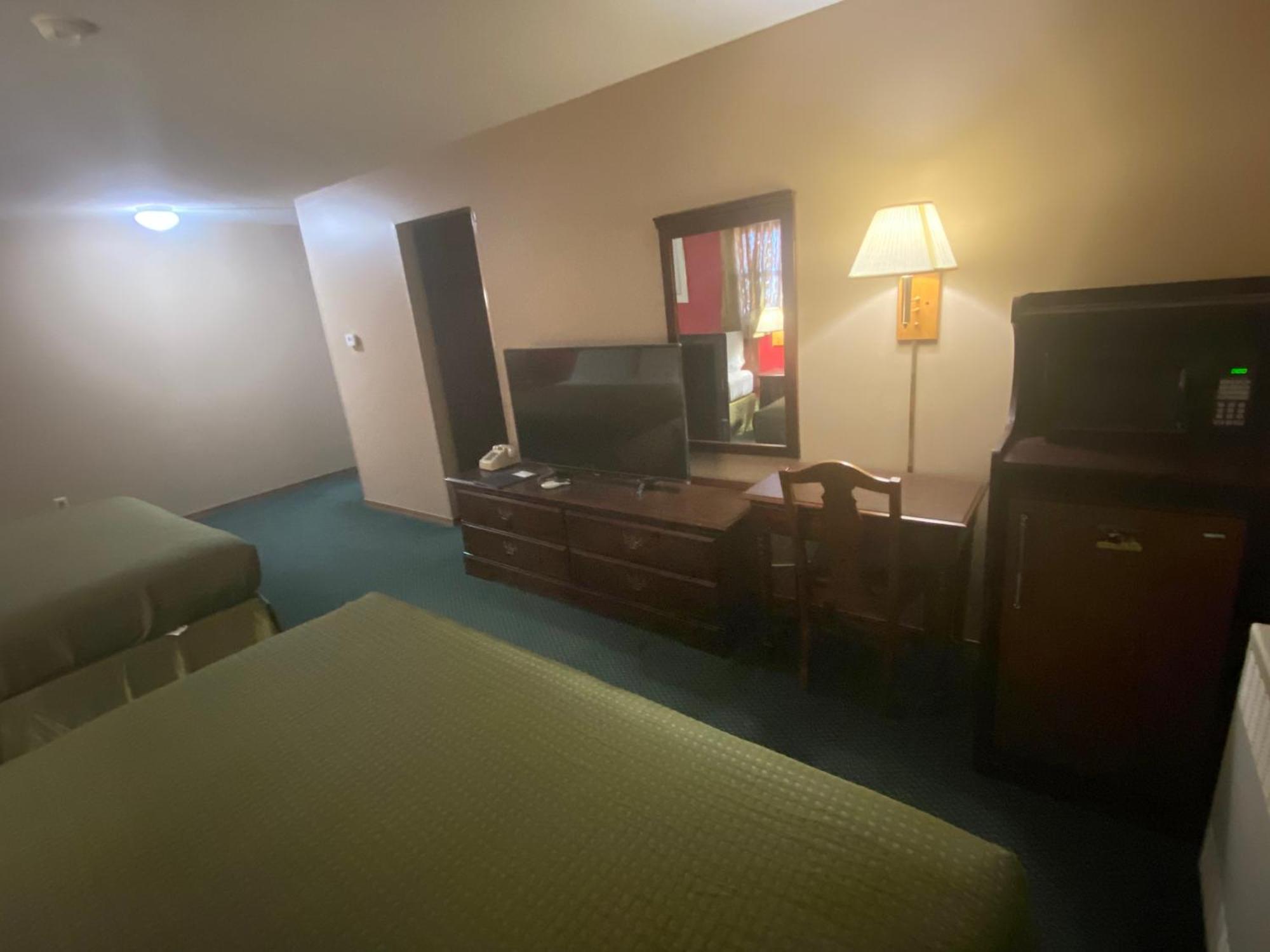 Colonial Inn Dyersville Екстер'єр фото