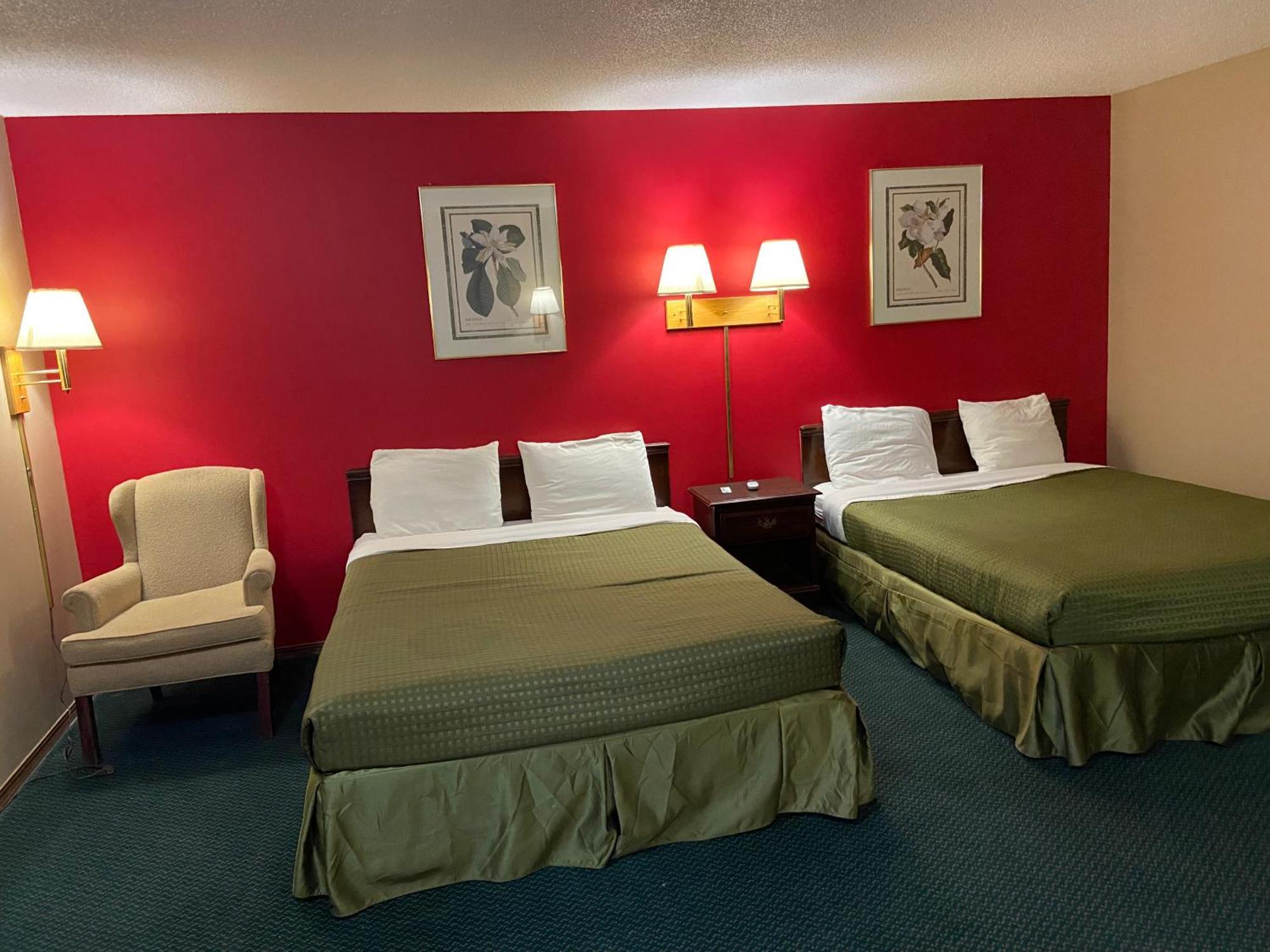Colonial Inn Dyersville Екстер'єр фото