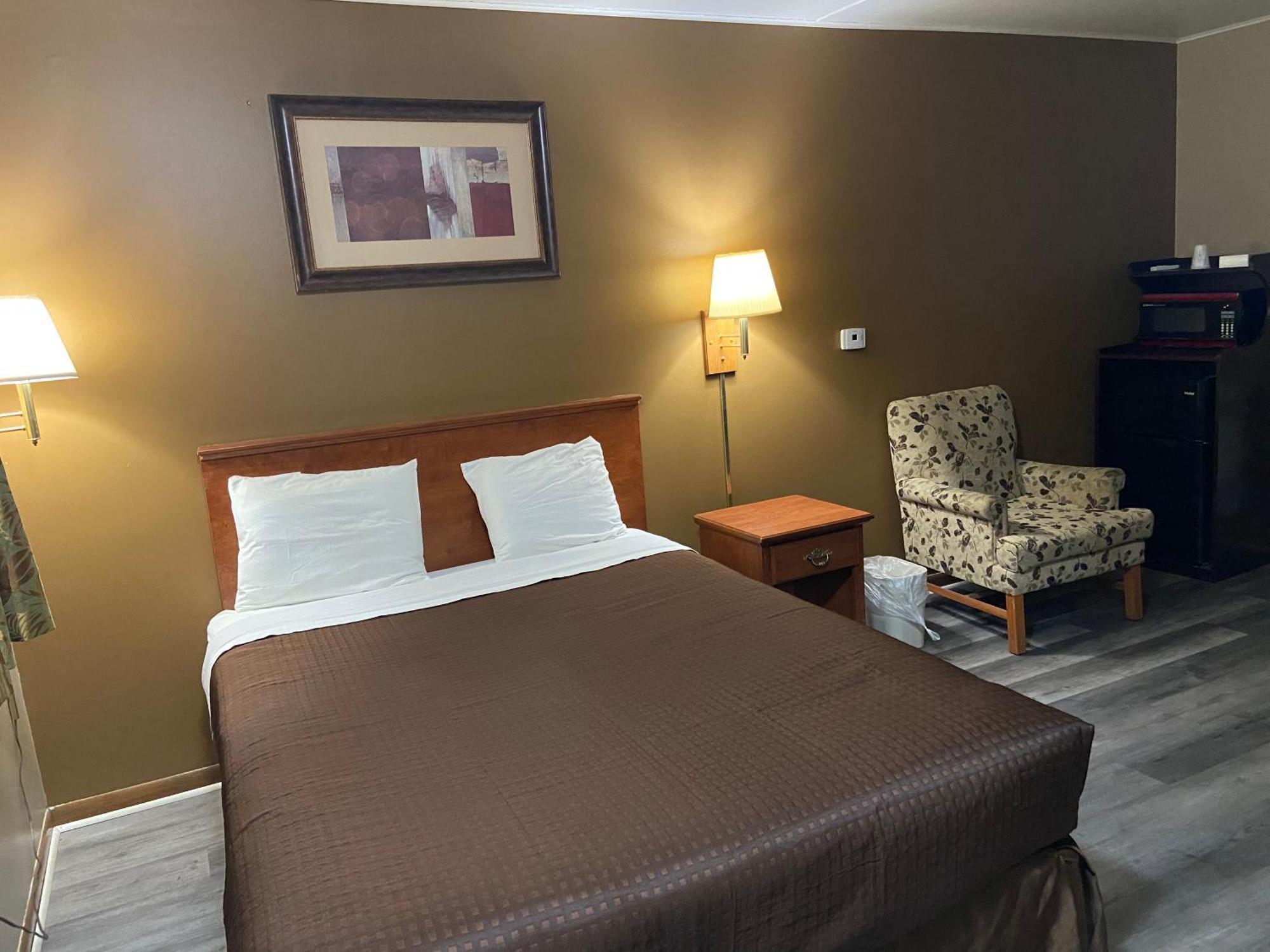Colonial Inn Dyersville Екстер'єр фото